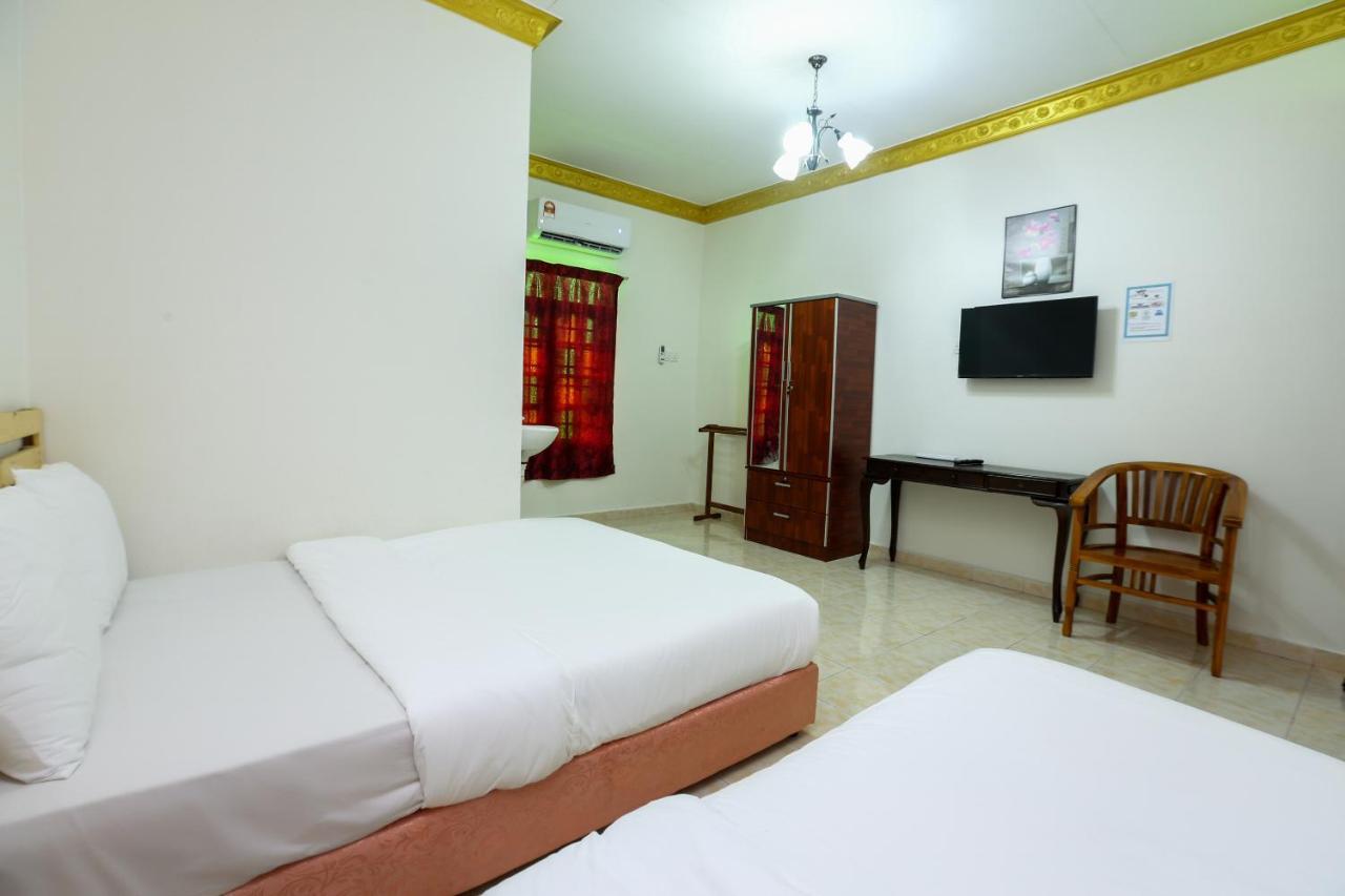 Oyo 89887 Chalet Yunie Marang Exterior foto
