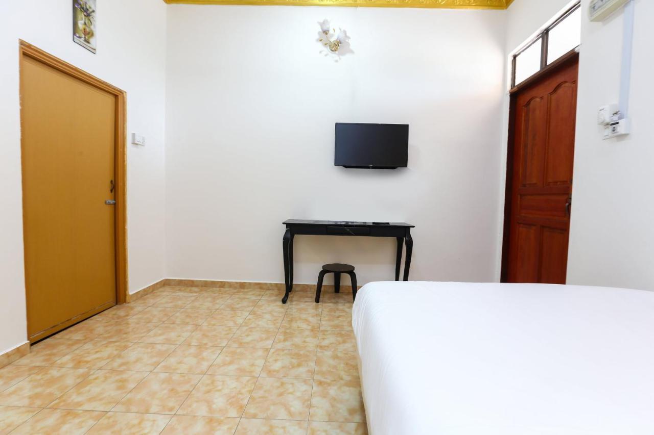 Oyo 89887 Chalet Yunie Marang Exterior foto