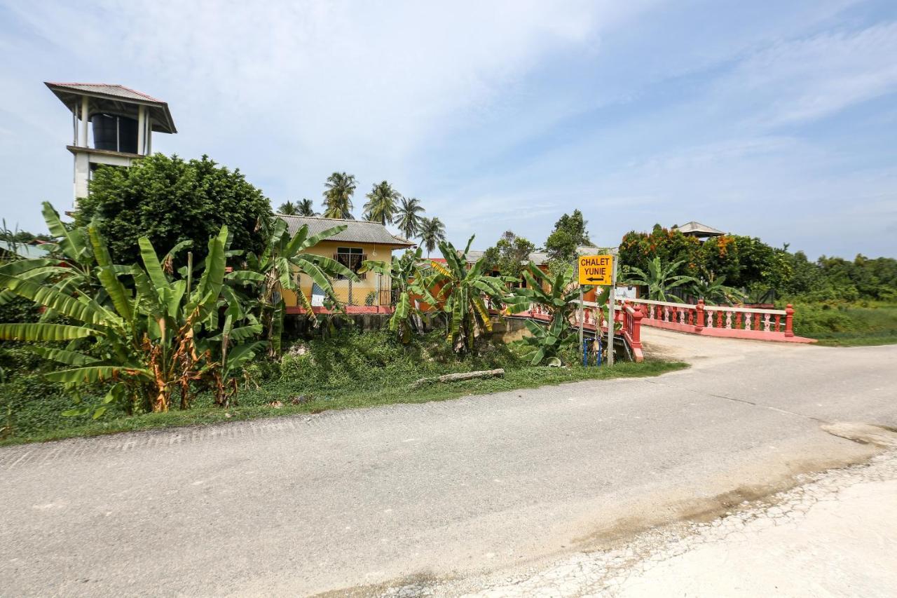 Oyo 89887 Chalet Yunie Marang Exterior foto