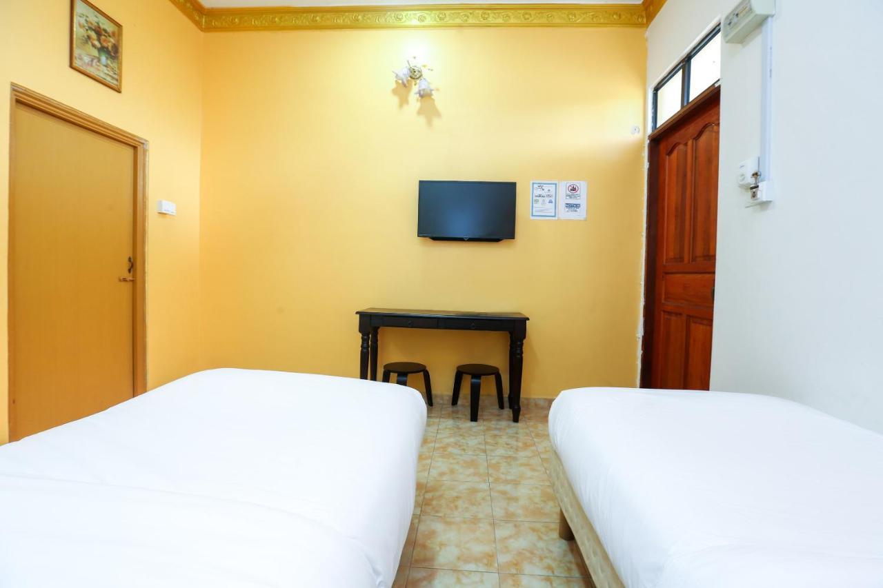 Oyo 89887 Chalet Yunie Marang Exterior foto
